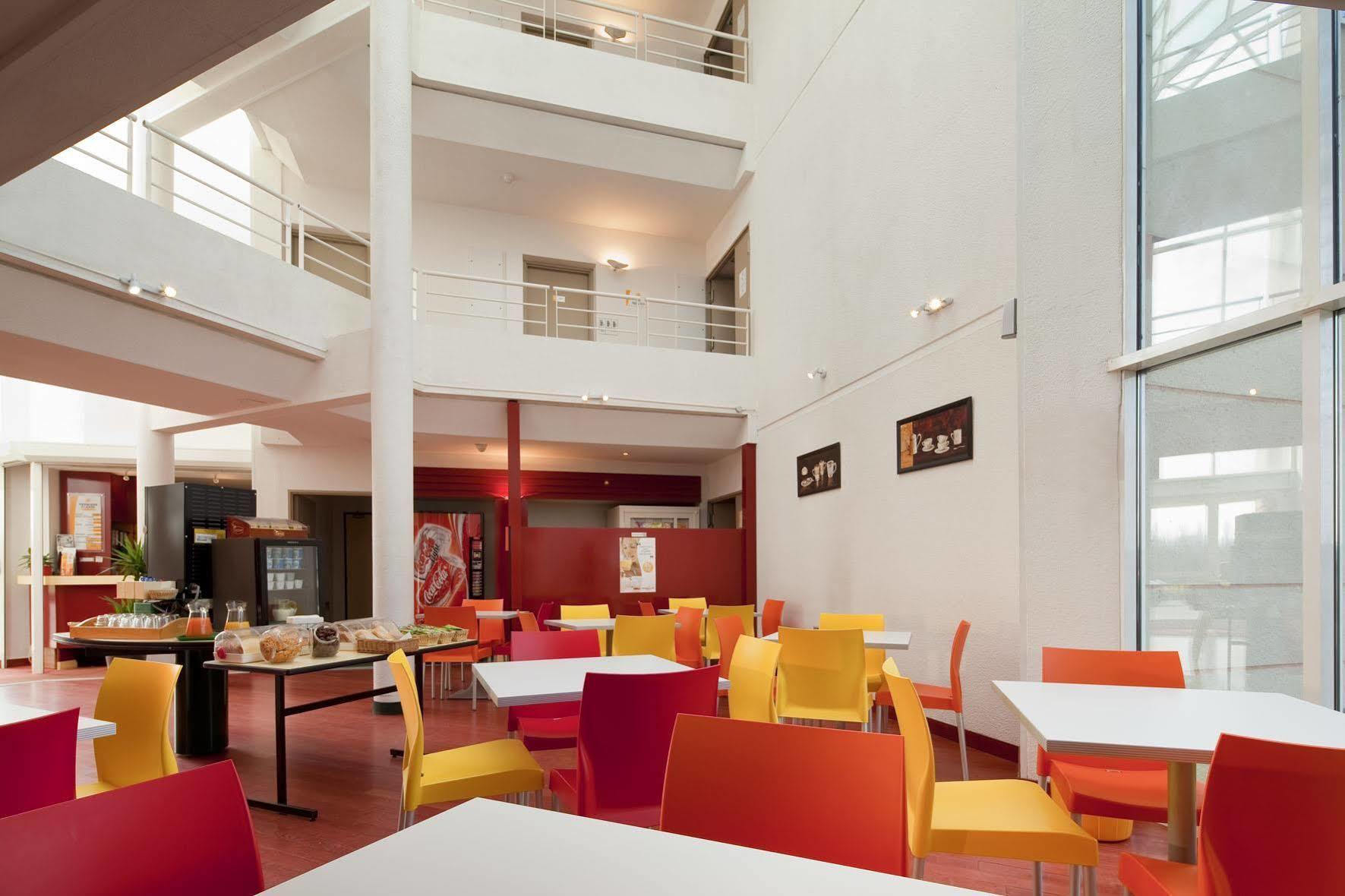 Hotel F1 Maurepas Экстерьер фото